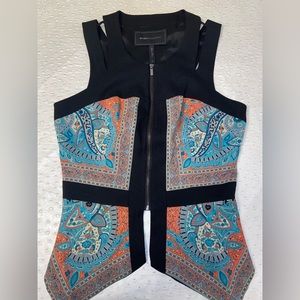 BCBGMAXAZRIA NWOT sleeveless paisley top